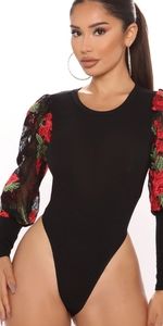 Rose sleeve bodysuit 🌹